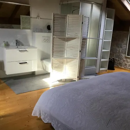 Stein Haus * Pirovac