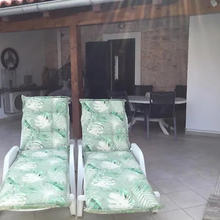 Stein Haus * Pirovac