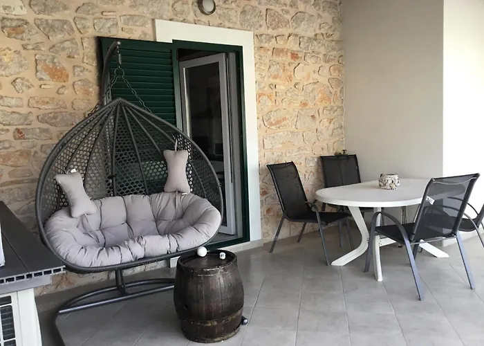 Holiday home Stein Haus Pirovac